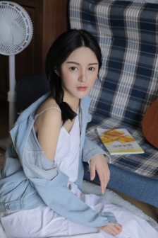 女生打扑克时疼不疼